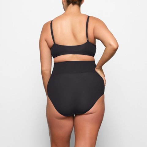 Buy Fits Everybody Maternity Pumping Scoop Bralette Onyx Online | Hands-Free Pumping & Nursing Bralette for Moms