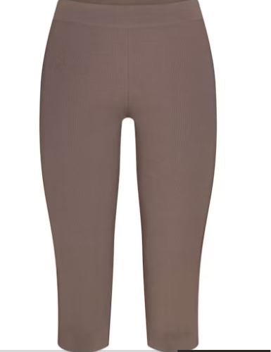 Buy Women's Capri Pants Online | Comfortable Stretch Capri Trousers for Everyday Wear